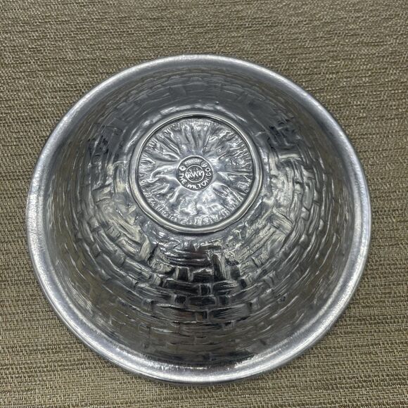 Wilton RWP Armetale Metal Vegetable Patterned Round Serving Bowl 9" Made In USA - Picture 6 of 7